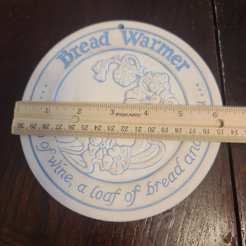 Vintage 1989 Lyn Ulick Stoneware Disc Bread Warmer white and blue - Picture 2 of 3